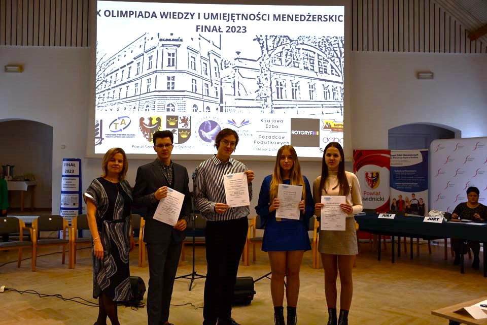 Olimpiada Wiedzy i Umiejętnośći Menedżerskiich - II msc w Polsce