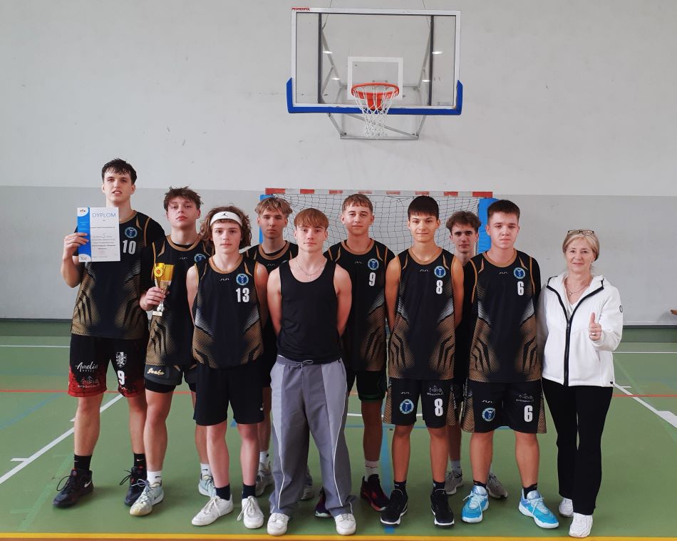 Sukces naszych koszykarzy