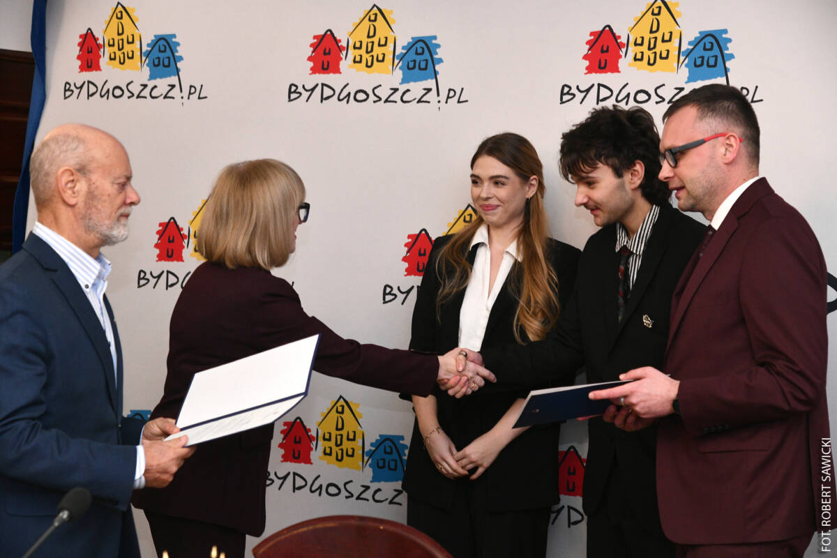 Złota Szkoła - gratulacje dla Ekonomika